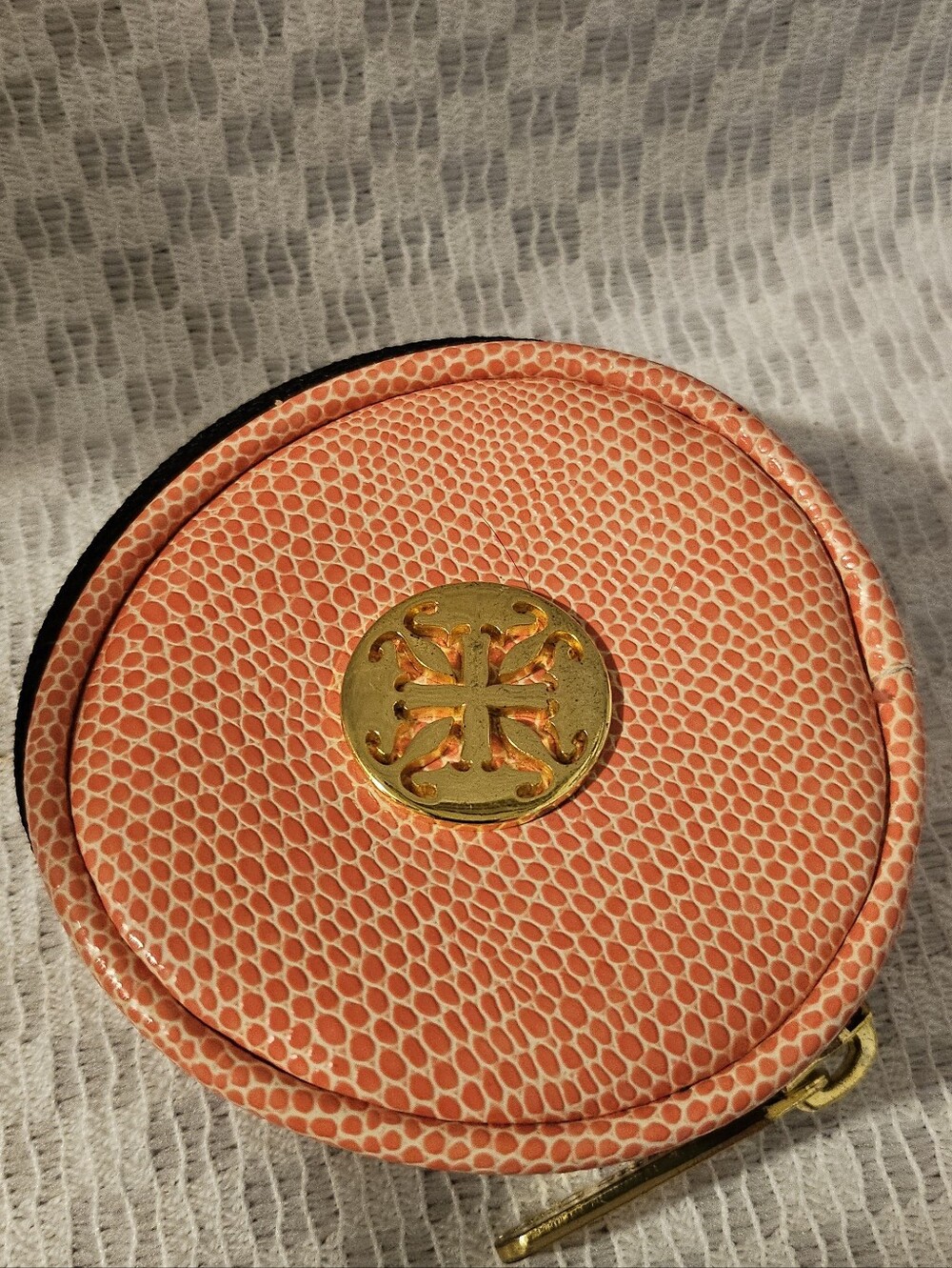 Rustic Cuff Pouch - Picture 2 of 8